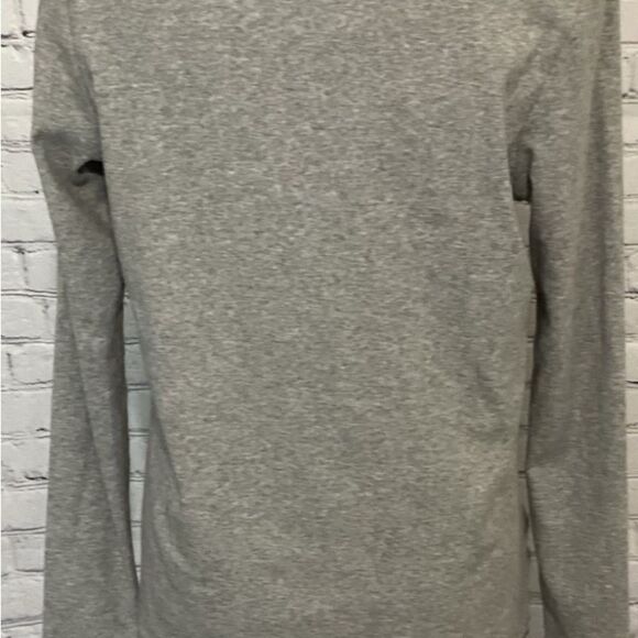 Lola & Sophie Sweater Shirt Women’s Size Medium Color Gray Long Sleeve V Neck - Picture 3 of 10